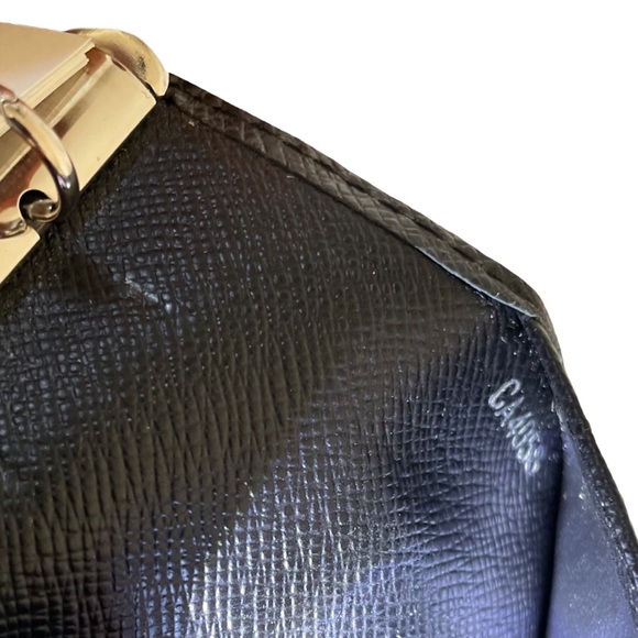 Louis Vuitton PM Taiga Agenda Cover - Picture 4 of 11